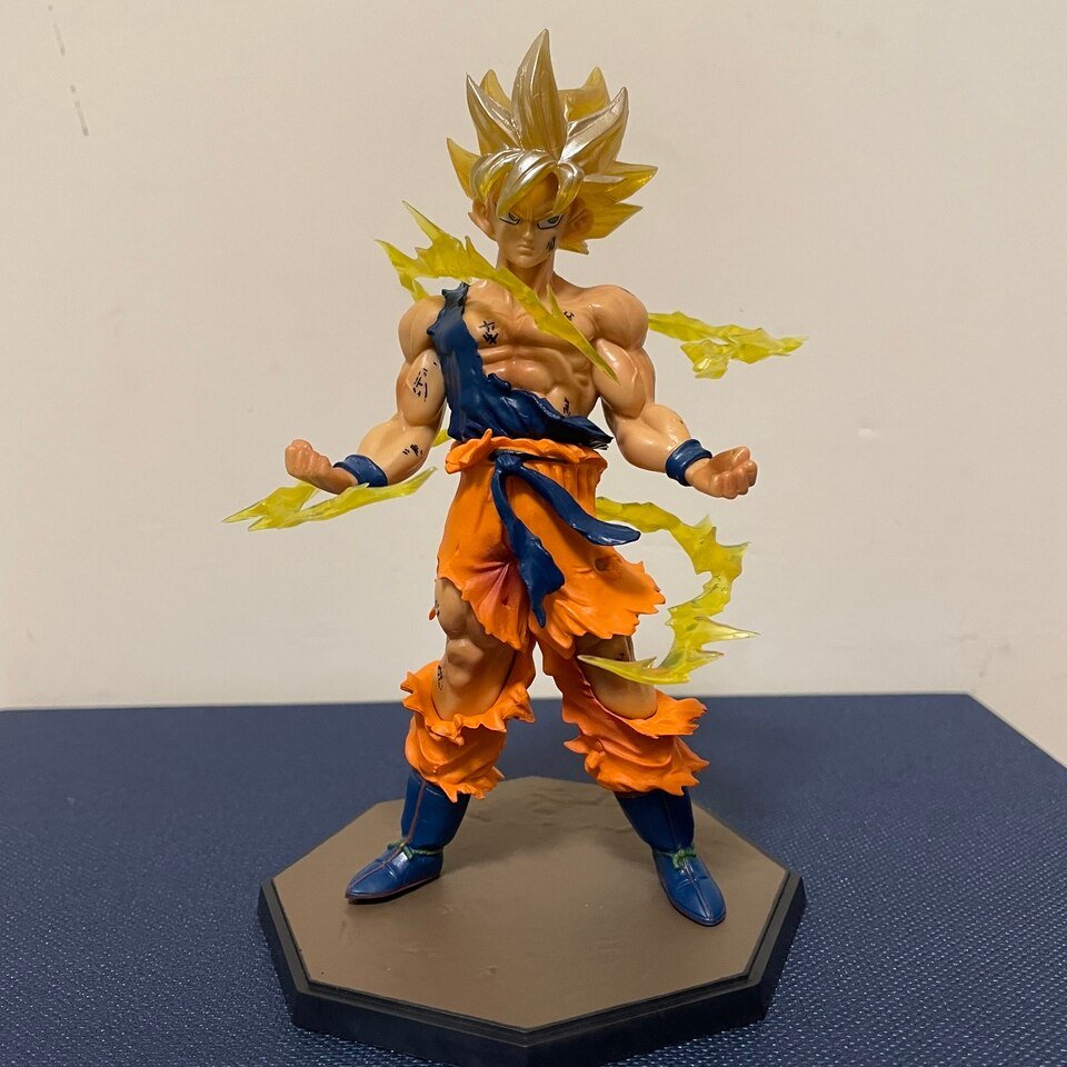 Figurine Son Goku Super Saiyan de 16cm