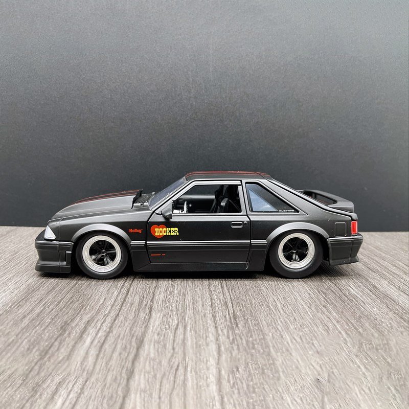 Modèle de Supercar Nissan GTR50 1:18