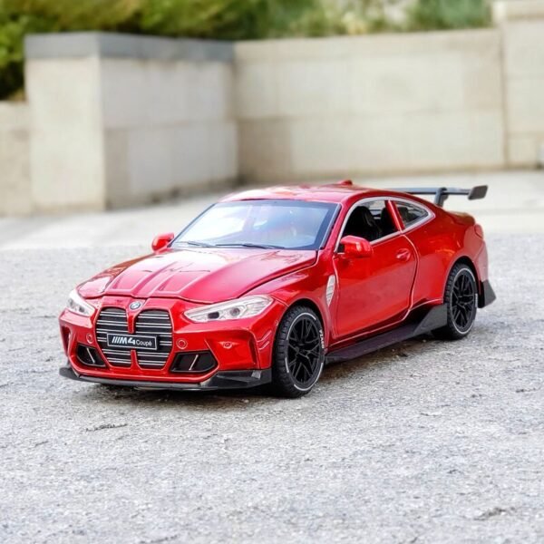 SUV Audi Q8 en alliage - 2