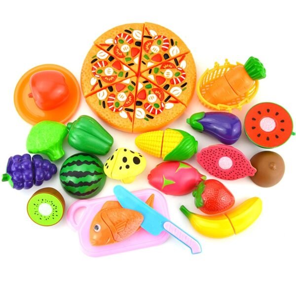 Cuisine d'enfant avec fruits et légumes
